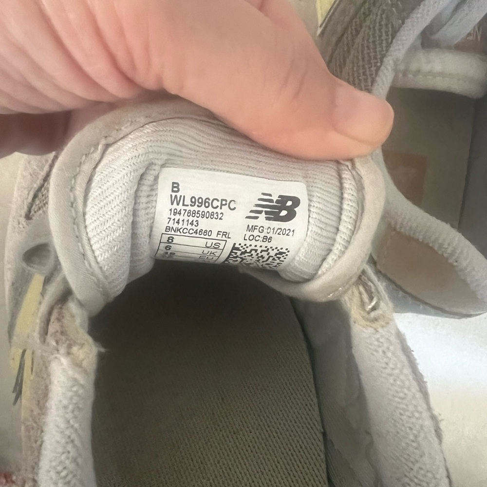 New Balance vintage style sneakers gray and yellow, women’s 8 - Picture 13 of 13